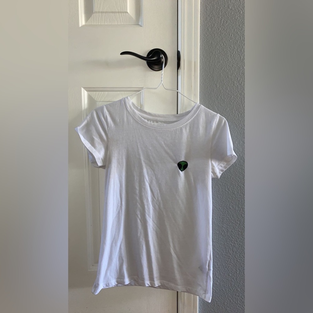 white alien t- shirt